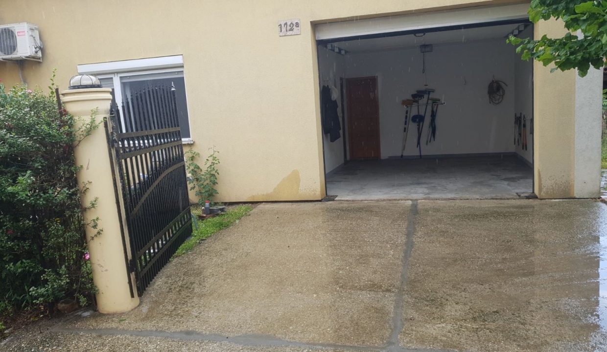 Garage 1