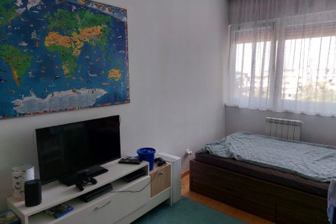 IMG-fe411f27696b6bb35b538ac31b6de87f-V