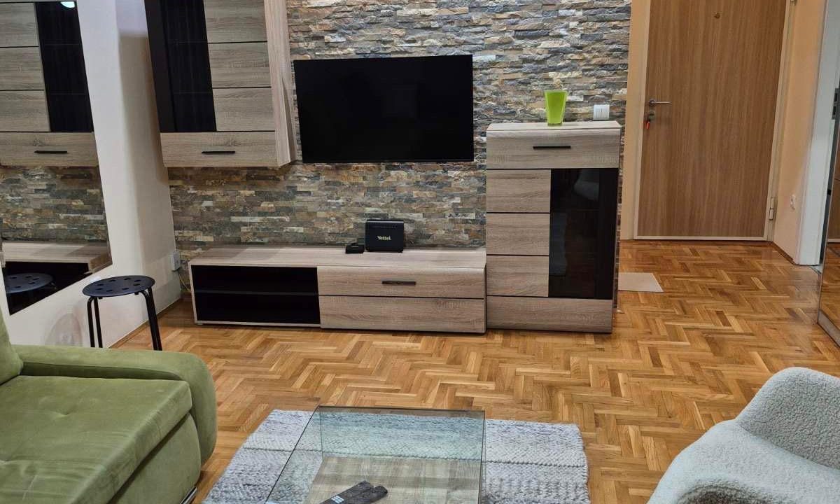 9edc5b0c-f71b-4086-ac5a-bbc27e8f4f8c