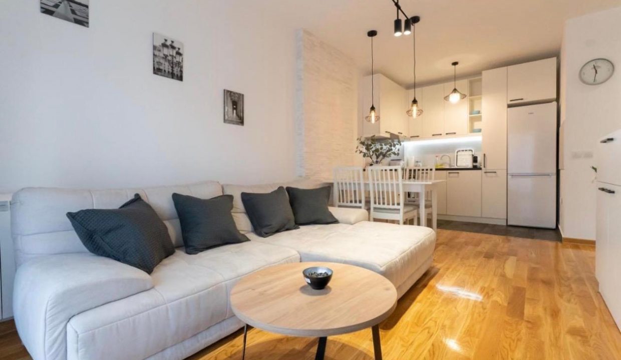 27ddda5c-0f94-410a-bf4f-9a04b30f8b59