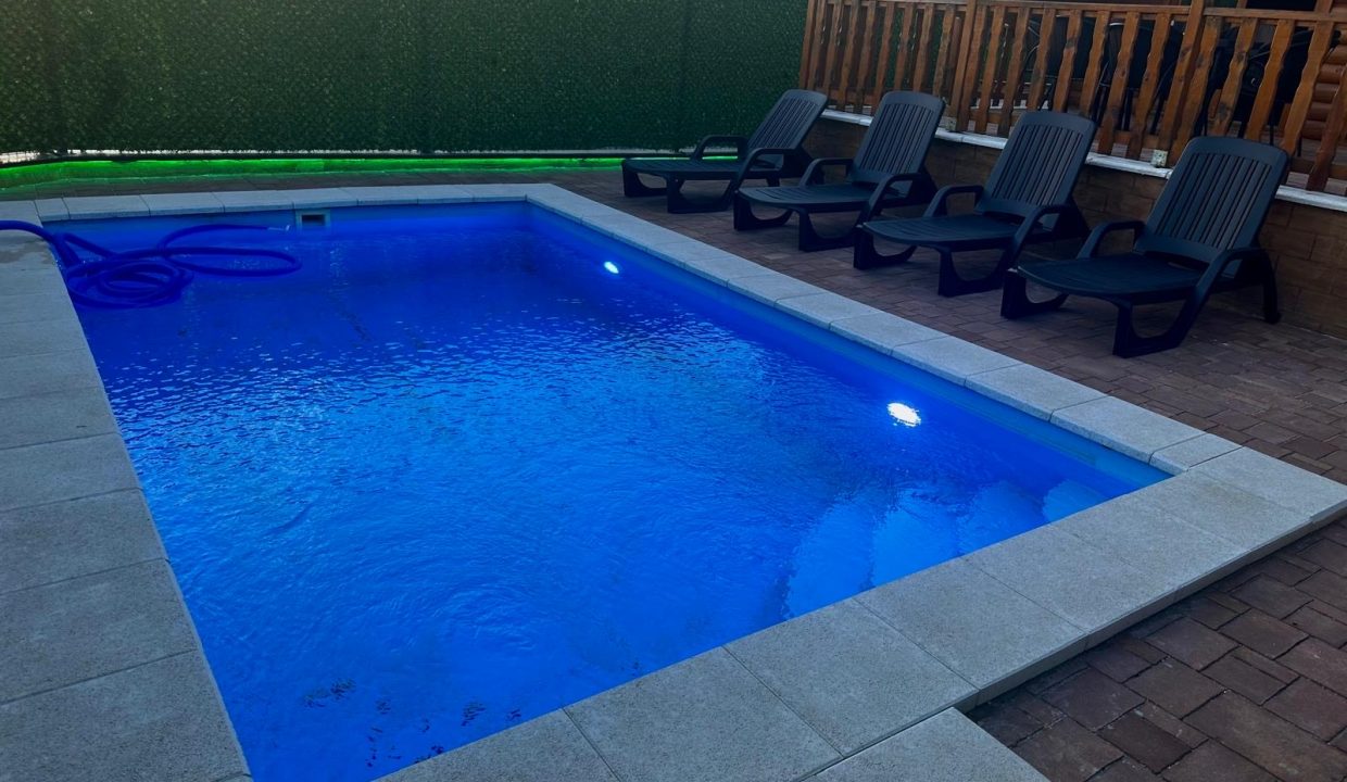 2c77b09a-44fd-4a42-9641-db7622e377df