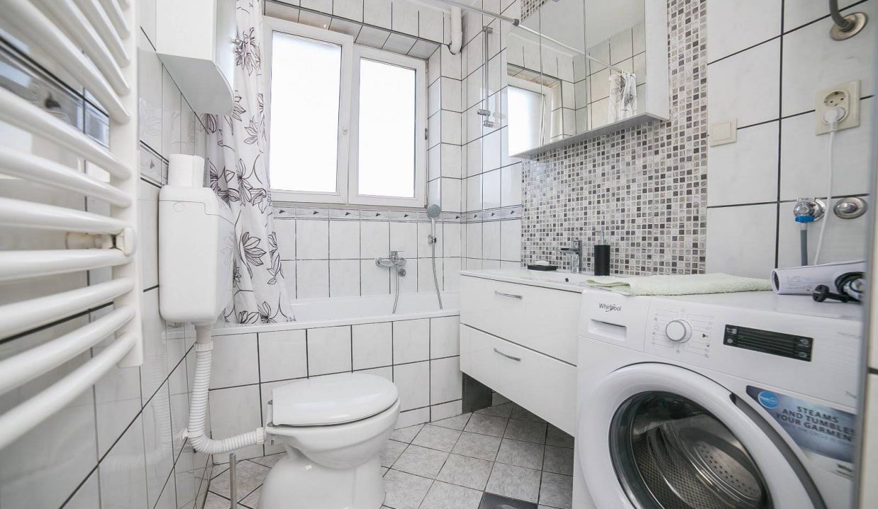 32757fef-1ffb-40bb-a2eb-b693a256b1f5