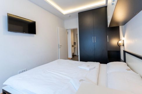 43269164-5dcc-422b-b9db-f6a4a38347d2