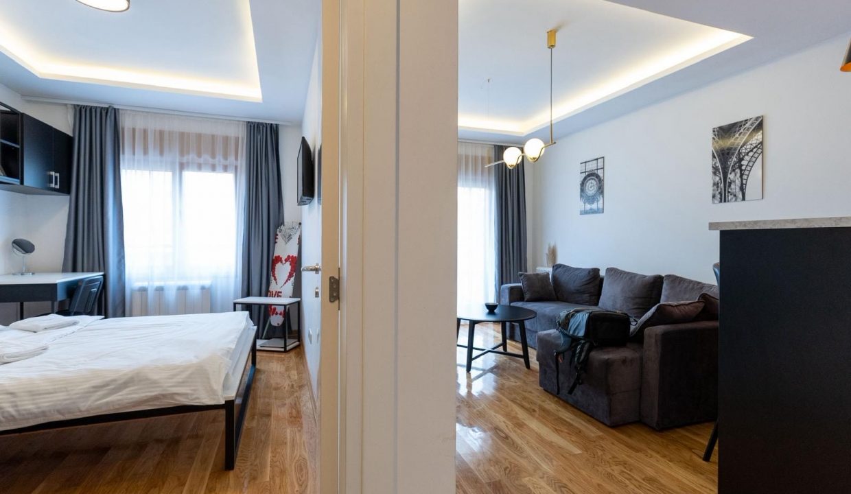 4b8037d9-5aab-467a-8ed9-9f818f56d652