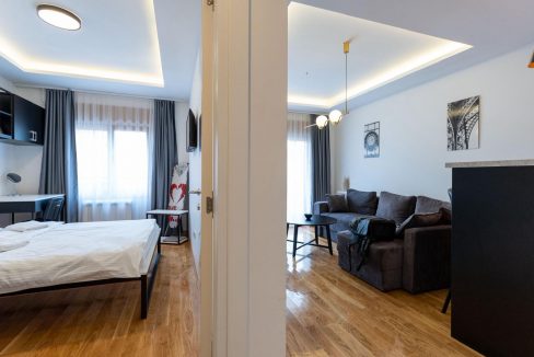 4b8037d9-5aab-467a-8ed9-9f818f56d652