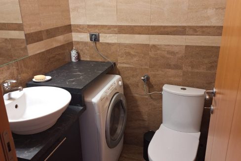 5B11AAFF-3510-4725-82EA-781778D657B4