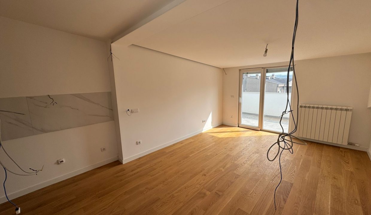 5B41F5DC-2282-422C-B0D0-CCE52457605F