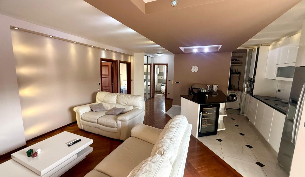 60933788-0fb5-4cbd-b024-66f5cdc2b381