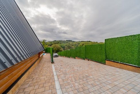 62d98e40-184f-4859-8d61-1d934f2e2a37