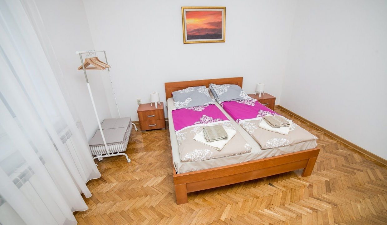 6dc0f33c-499a-47f1-8c7b-d1a925649822