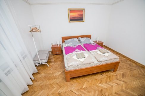 6dc0f33c-499a-47f1-8c7b-d1a925649822