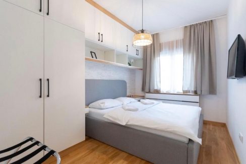 6f213a69-fe3d-4375-a363-40193887170e