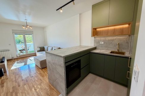 78e70077-0955-4107-85e8-02a812378f64