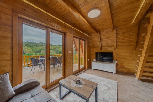 7debd3f5-0abf-4017-9956-213305641b25