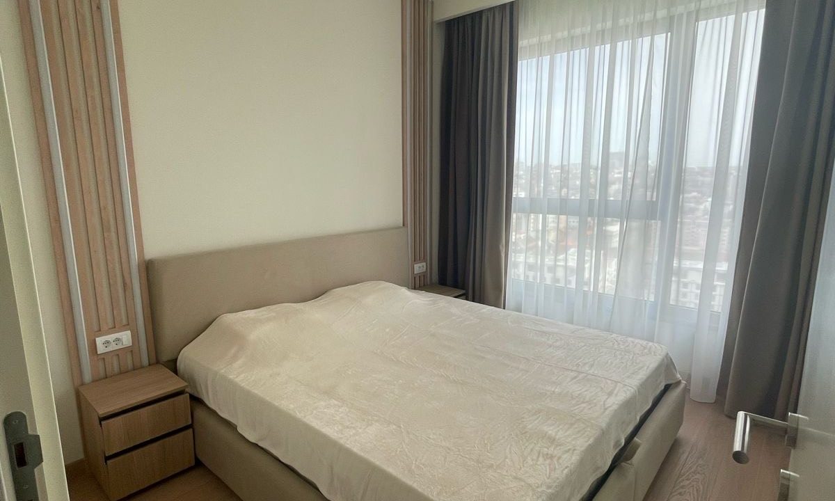 81966928-865a-4ec4-a7b3-7cd25fbf394f