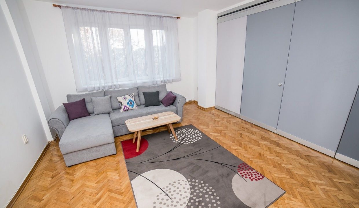 9d3392bf-b6d1-447b-81a4-7c359472bcad