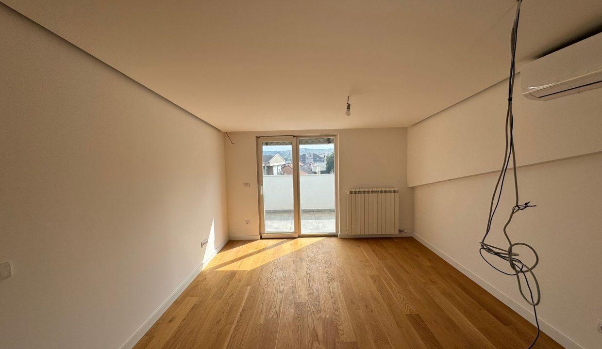 AC6F0416-6460-4D6D-8D06-F0AC987CA533