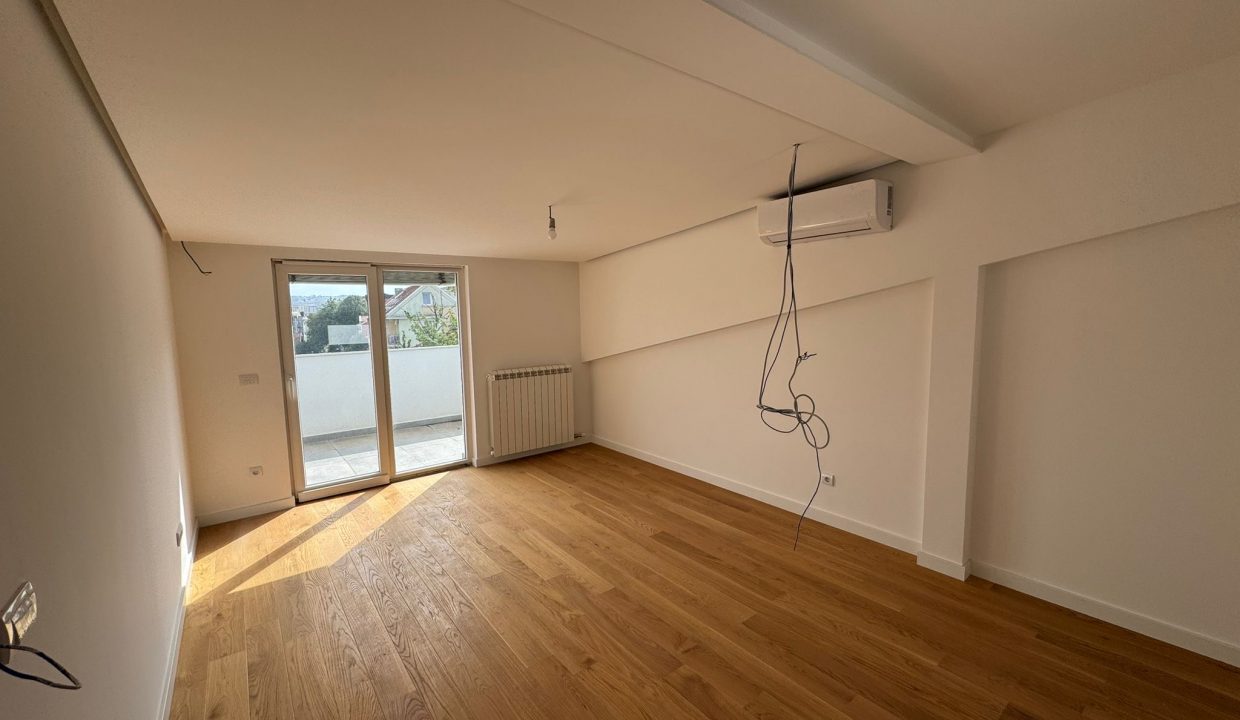 CD8AF0A6-EA96-469B-AE20-63F2585D459E