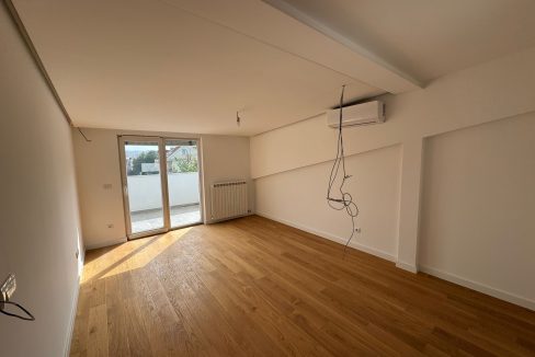 CD8AF0A6-EA96-469B-AE20-63F2585D459E