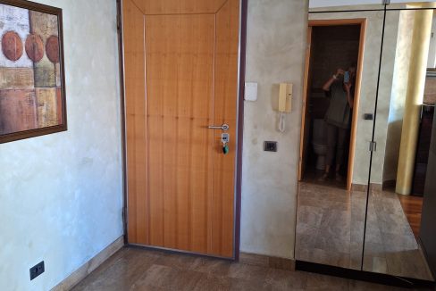 DB4515E5-D73C-4FDC-BD27-9A6CFA9147F6