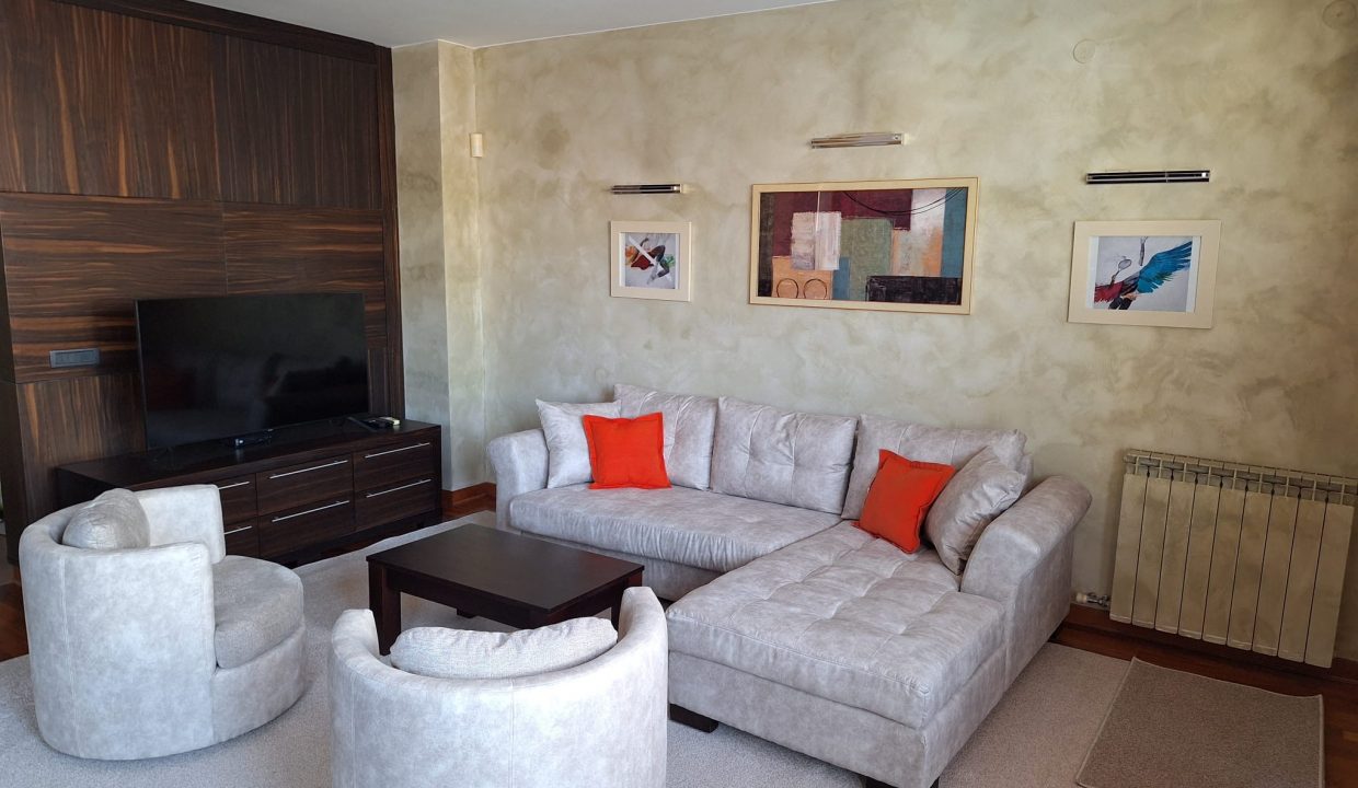 EB3333E3-E573-4BA3-9B86-D269B8D6E181