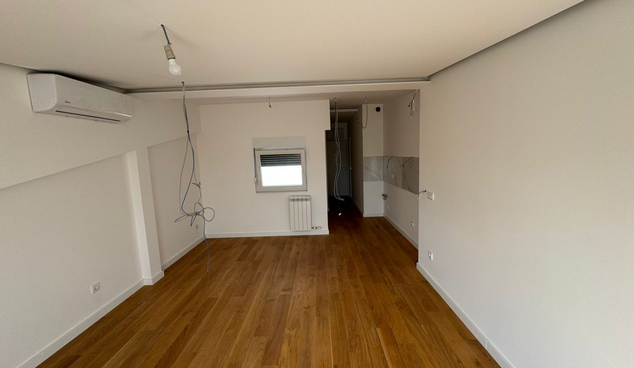 F3328ABE-9A13-411D-B7E6-8C07B701D3B3