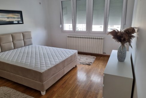 IMG-42d9f50d725bc3d9e8a41e047081ec08-V