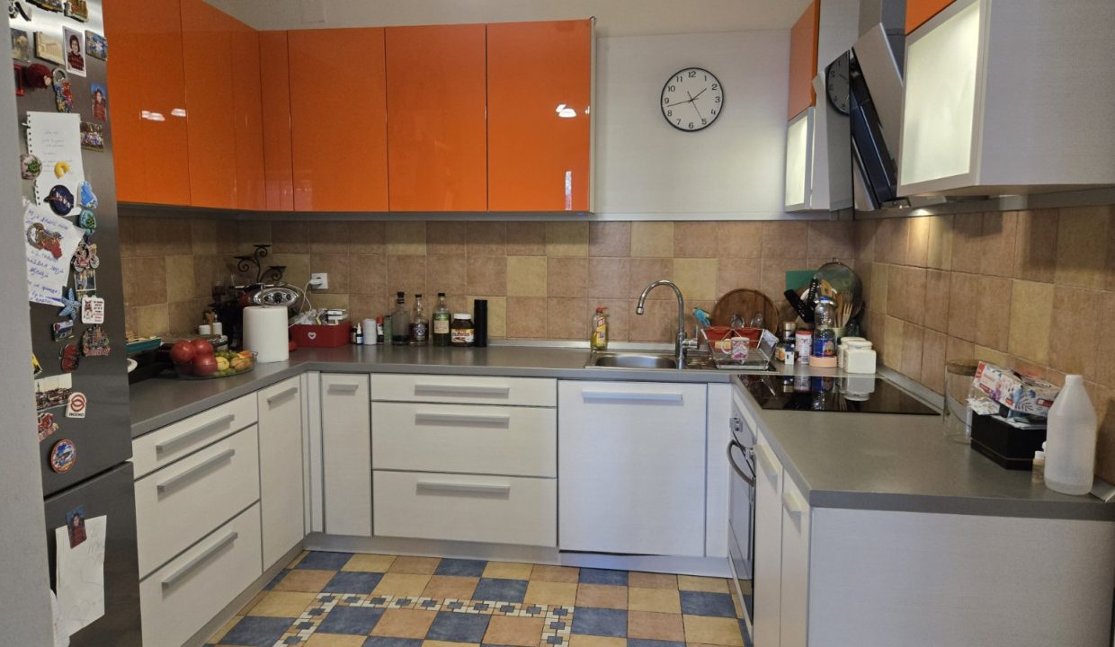 IMG-46ef9dd8e11bf79bedafb892ab8ef6e7-V