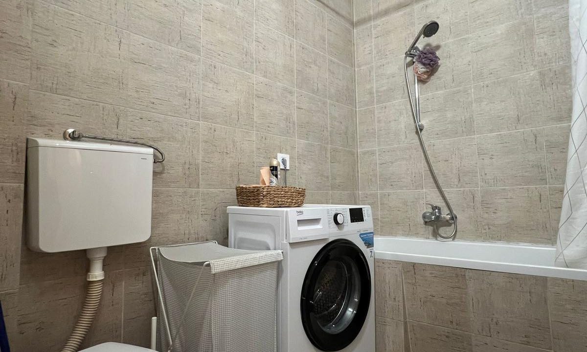 IMG-50ccf26463c420ddc7acd4101df83d38-V