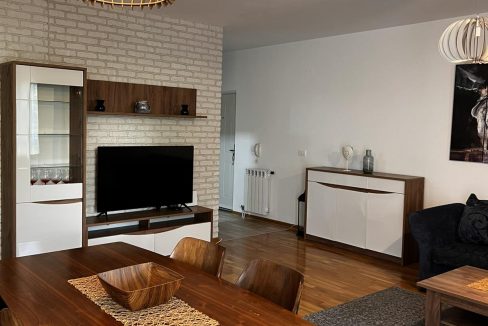 IMG-53453685a66618dc7a50a0912f6f878e-V