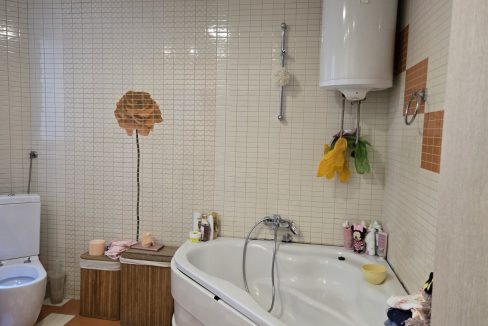 IMG-550a67d73e3bee81bc532c81fa625924-V