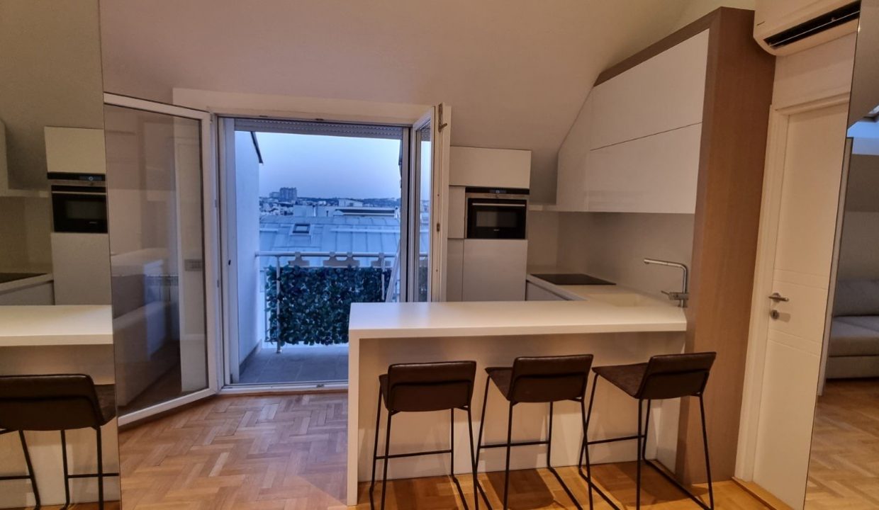 IMG-6238318d6d7b20a534395cd6830d9976-V