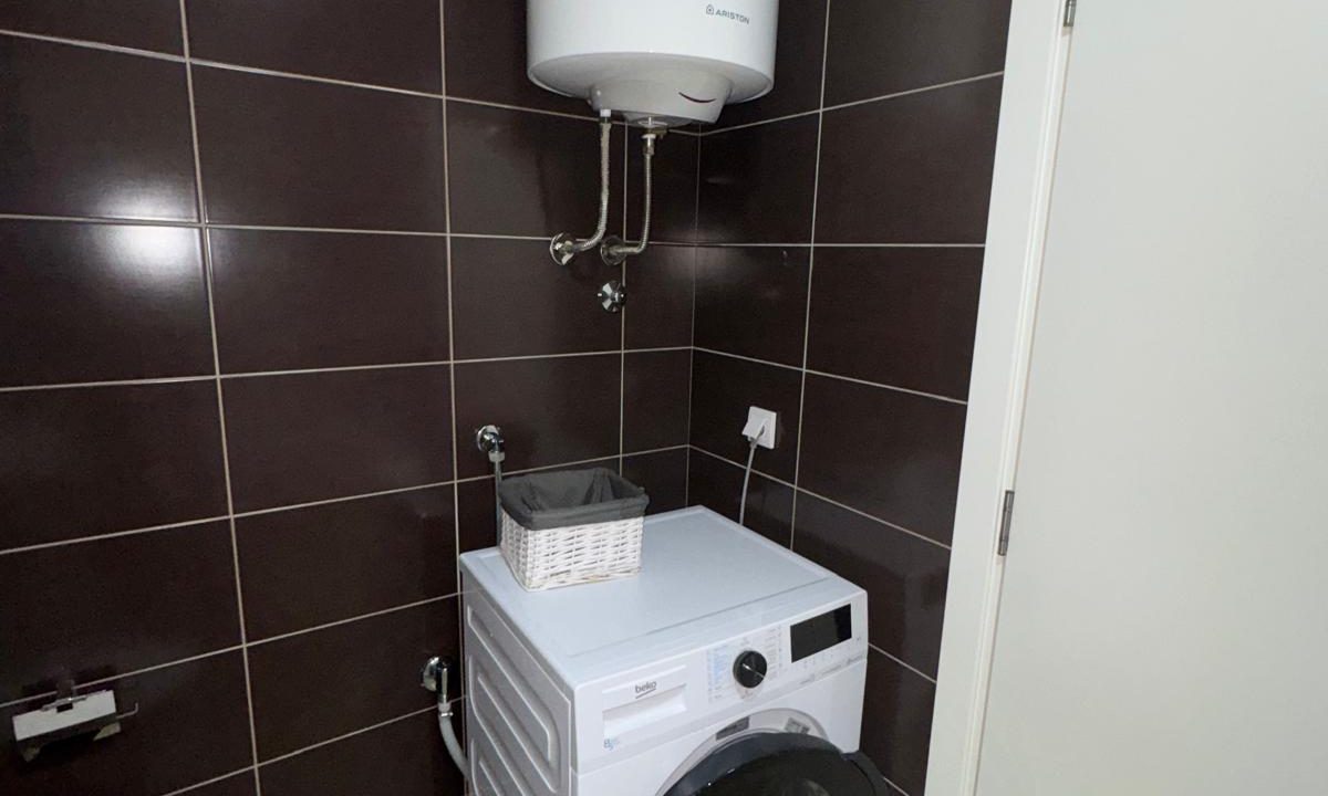 IMG-7b25dee24374cb6785b759d141d46451-V