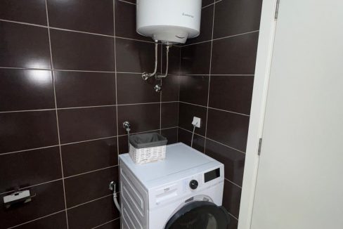 IMG-7b25dee24374cb6785b759d141d46451-V