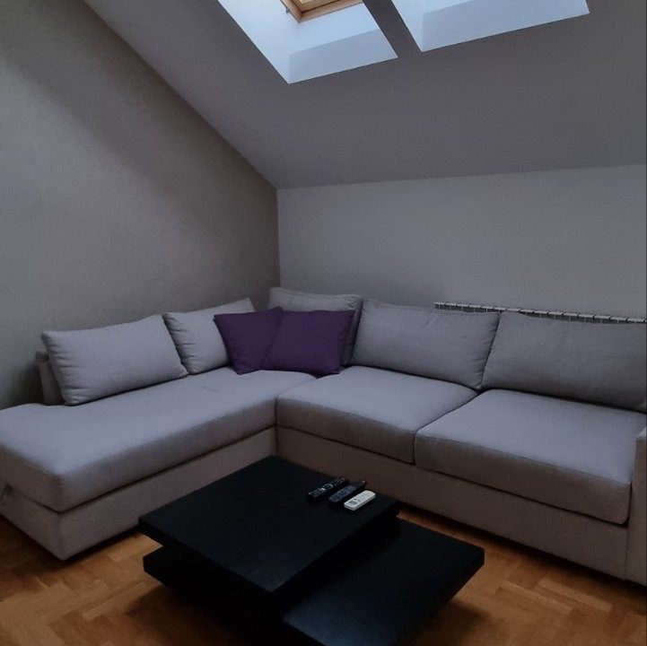 IMG-7d3c935a95de6ddc8ee20bb4cbfae5d8-V