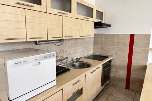 IMG-cfb106c1addf931c0f9b8a738901467e-V