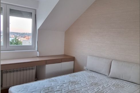 IMG-de41cb73262e06a5dceaf87e724690dd-V