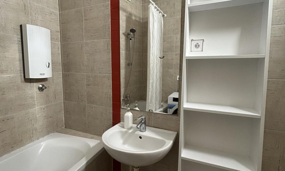 IMG-e5b8de0c9db41a3a84f78d32f3c835df-V