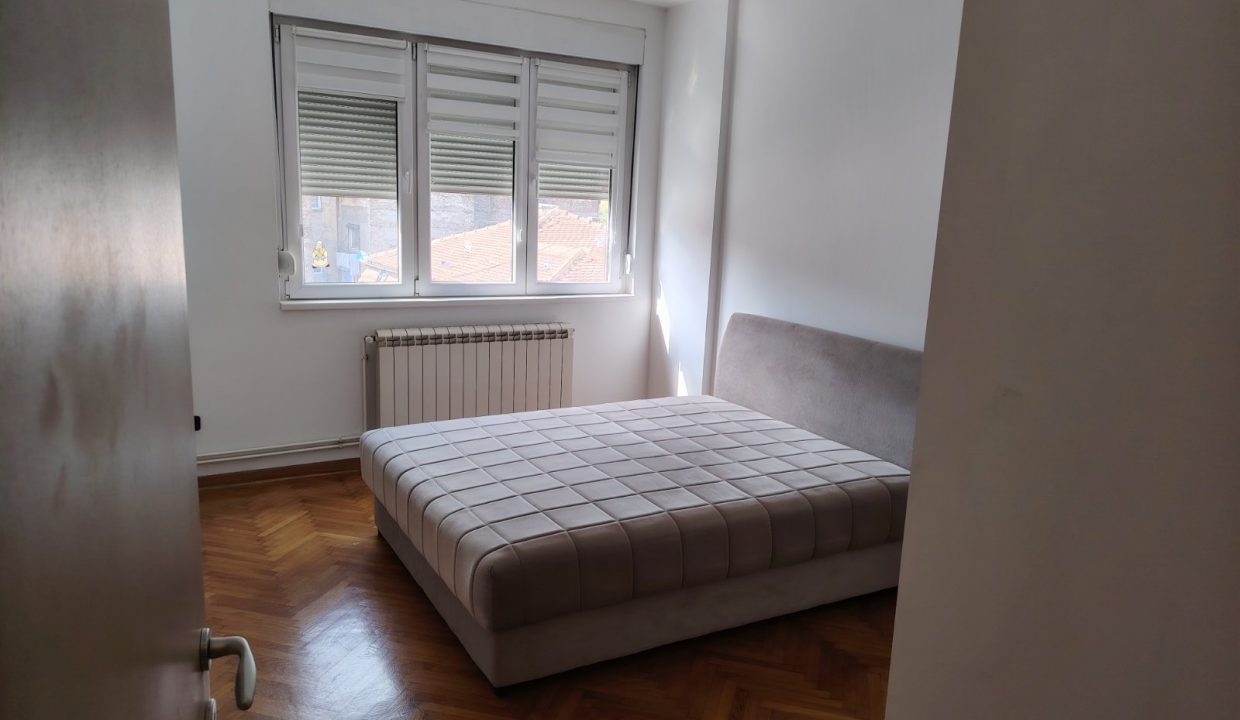 IMG-efc4854e5a82f0264e1b43ad3f12e4aa-V