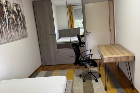 IMG-f9efc15d0fe7453db69d429c25779980-V