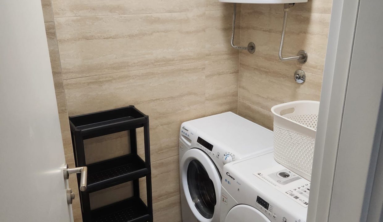 a06177ad-d055-45ea-80a7-4fae5a5fcdb0