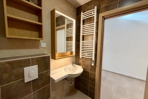 ac1e25a0-c82b-44a1-9381-489f59ab9d9d