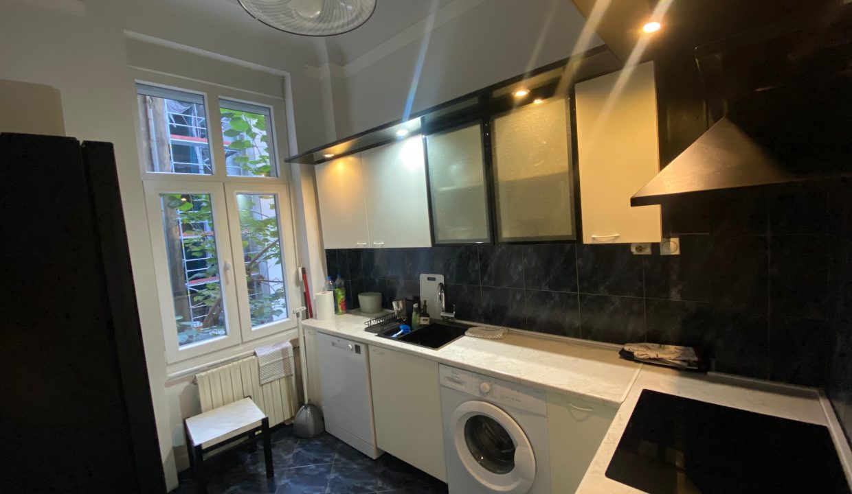 b6a93e43-a2b8-4226-ba83-419a52485c87