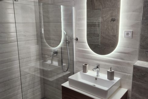 bbf1b1c5-258f-426d-8112-3a41ef3a73e1