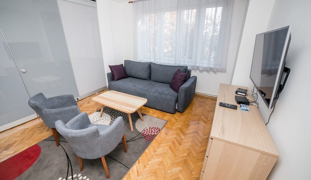 c1f93a99-0227-4b96-8cff-35ba2c5151d3