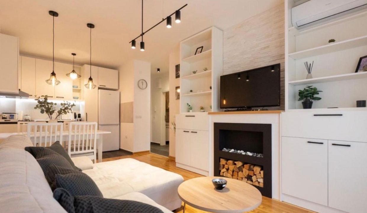 c5d46703-20e0-4e36-9fad-ff8975c5b6f4