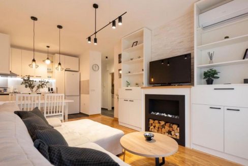 c5d46703-20e0-4e36-9fad-ff8975c5b6f4