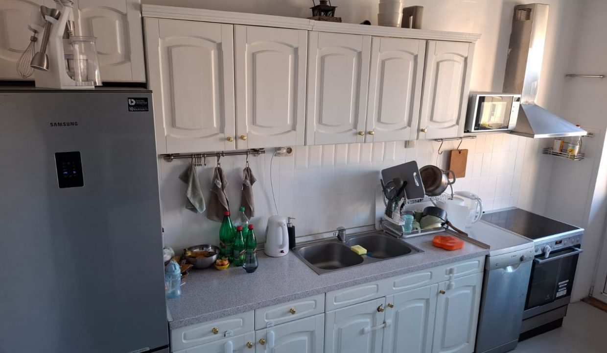 cadd6f03-b4d5-4ba2-b856-c4257193687e