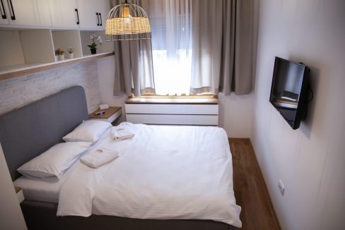 d5ea3331-22ab-4190-9d21-c2b338a54855