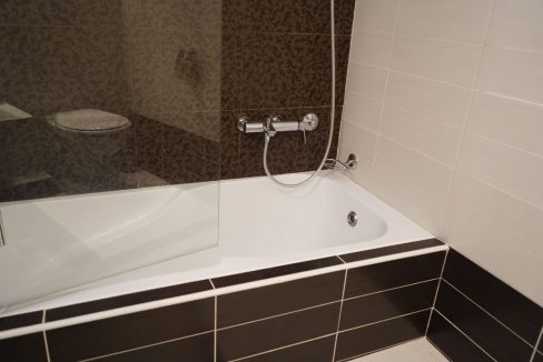 dd9644df-6e62-4b41-b72a-93ad7a158270